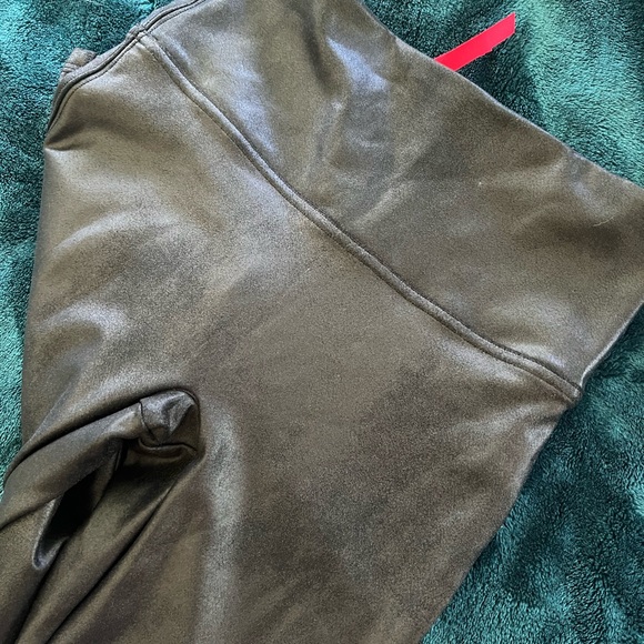 Small Faux Leather Spanx - Picture 4 of 5